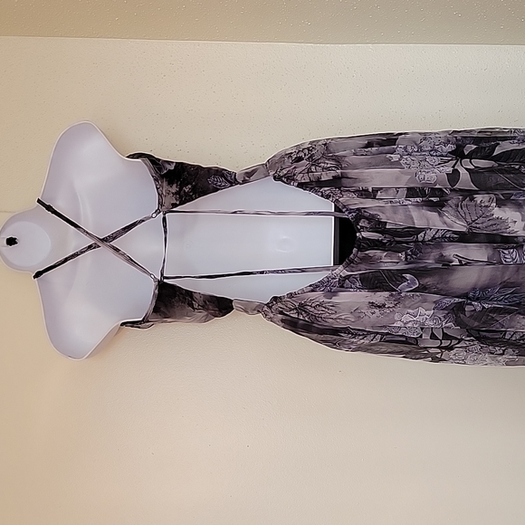 Brand New Beautiful Black & Gray Floral Maxi Dress - Picture 8 of 10